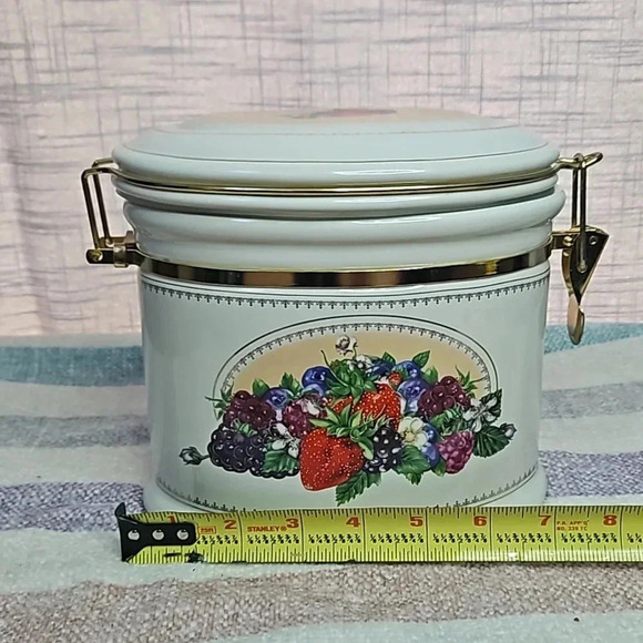 BERRY CANISTER - Picture 10 of 12
